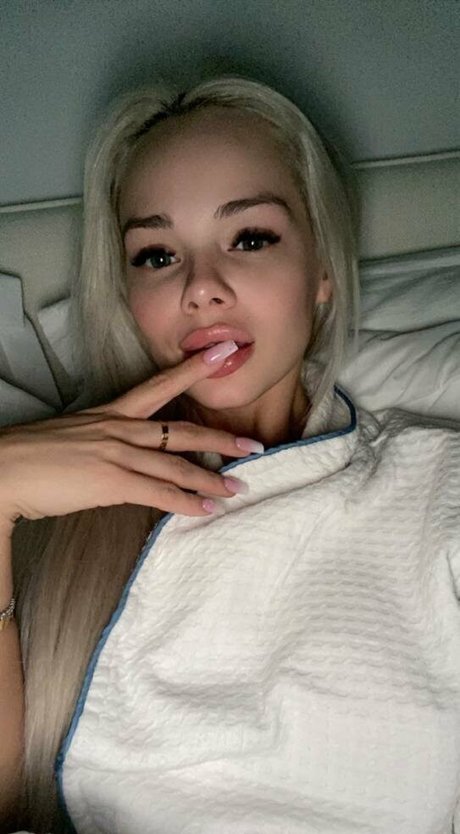 Elsadreamjean ポルノスター ギャラリー