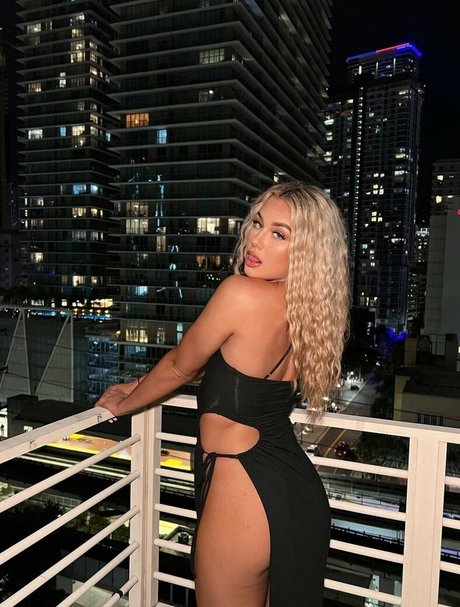 母乳オンリーファン ヌード ギャラリー