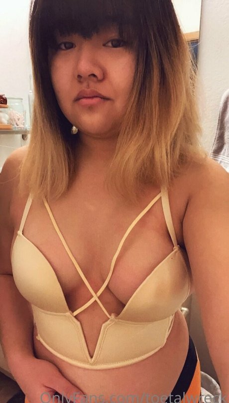 toetalwreck スター 裸 画像