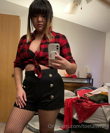 toetalwreck 無料女優 写真