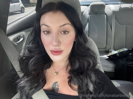 lunabarbiedoll セクシー女優 画像