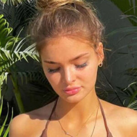 Brighton Rosie Sharbino アートモデル 画像