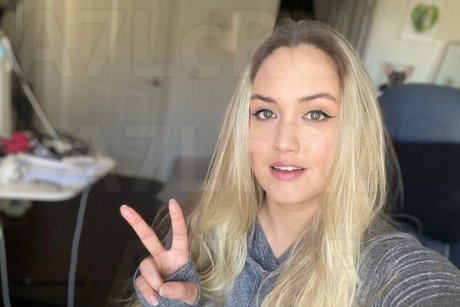 Naomi Kyle エロティックなポルノスター 画像