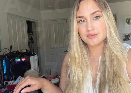 Naomi Kyle ポルノスター 高品質 写真