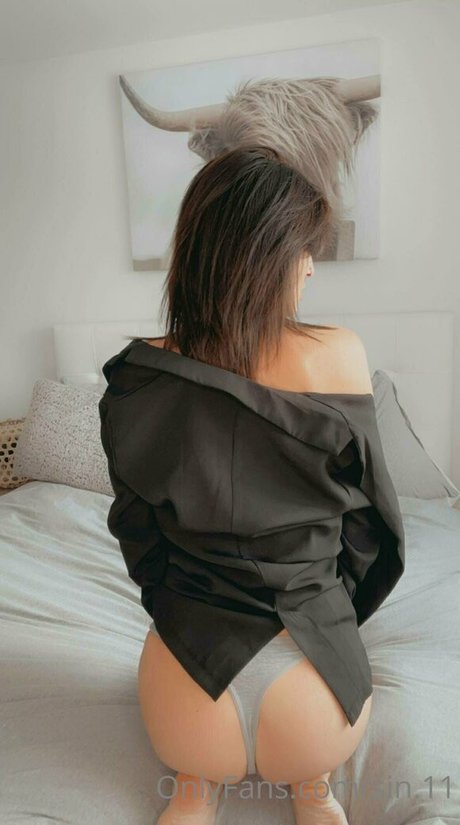 アジア人のタトゥー OnlyFans アートヌード ギャラリー