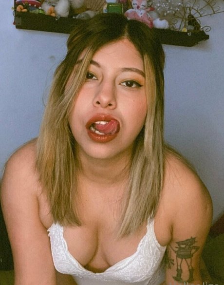 helloaliza アダルト女優 写真