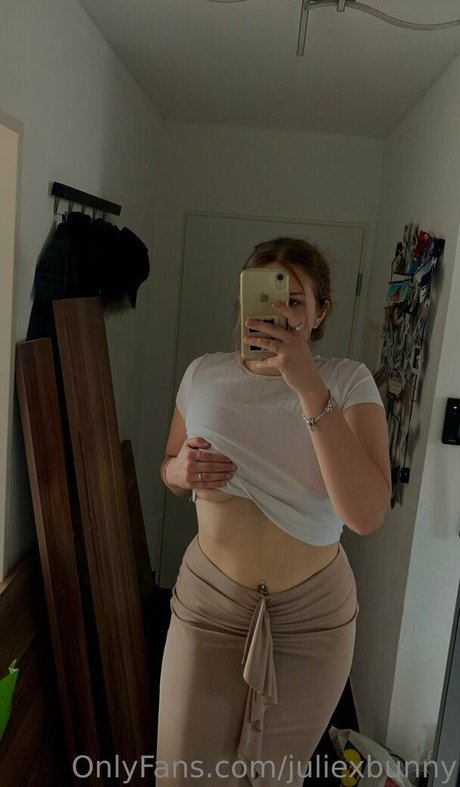 laraa hdr ヌード女優 ギャラリー