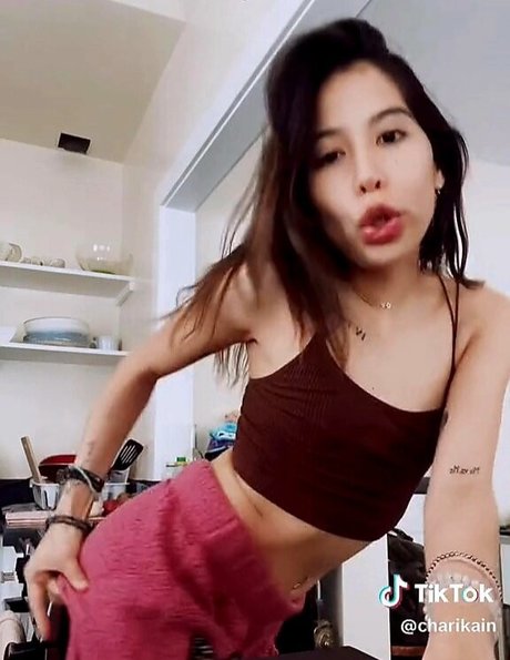 裸のプリンセスOnlyFans アートヌード 画像