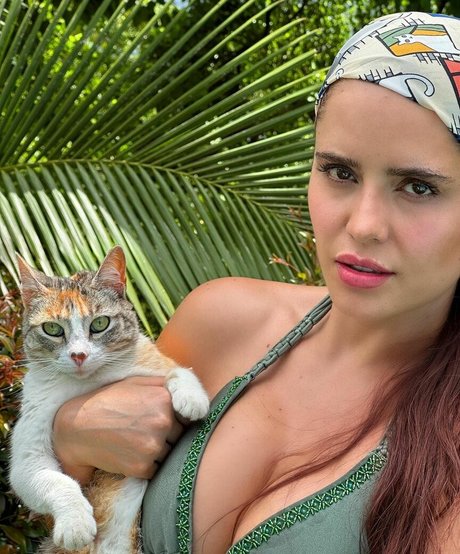 Ana Lucia Dominguez ヌードモデル 画像