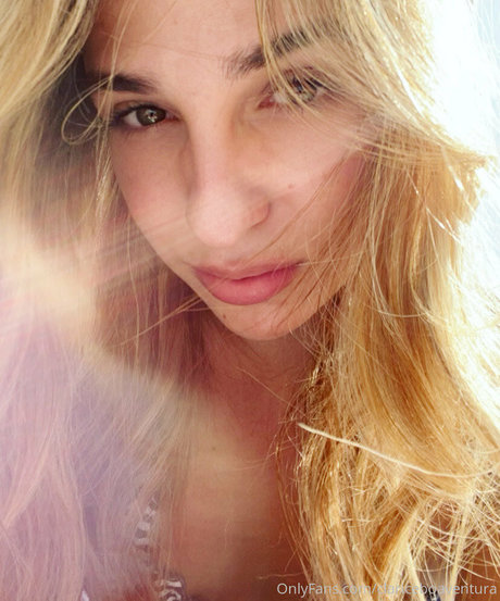 女子高生OnlyFans トップ 写真