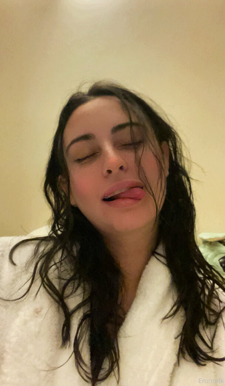 興奮した熟女OnlyFans ホット裸 写真