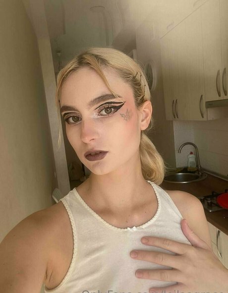 leilaagrace ポルノスター HD 画像