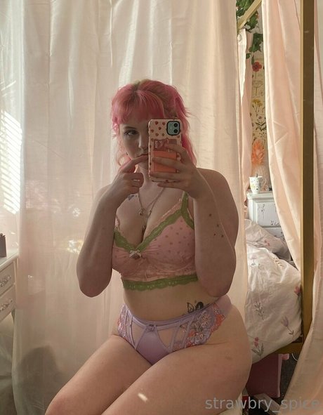 小柄なブロンドの熟女OnlyFans ヌード 写真