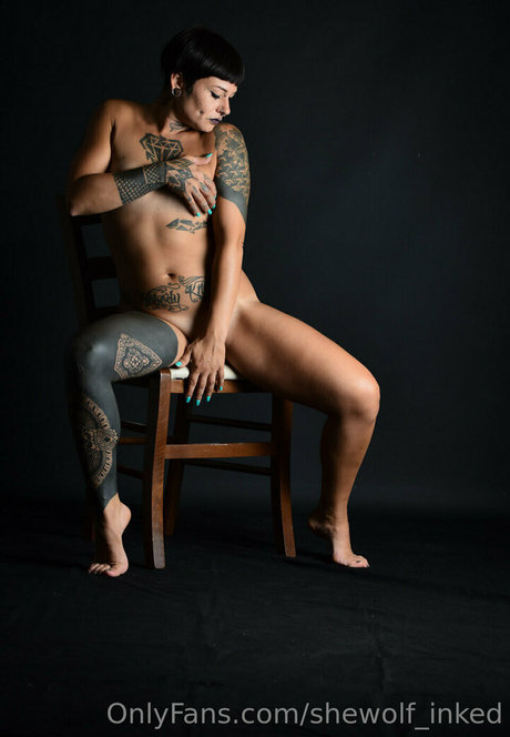 shewolf inked セクシーなスター 写真