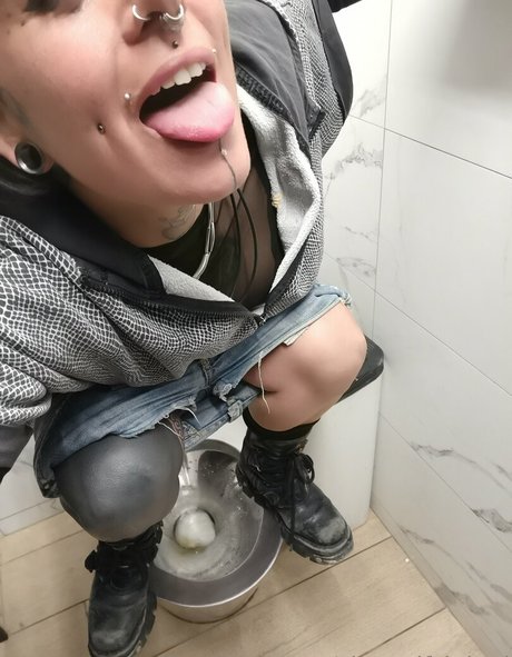 エモオンリーファン ポルノグラフィック 写真