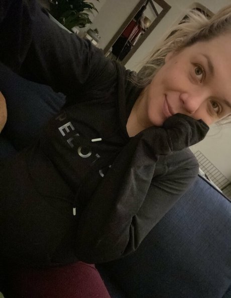 フラットオンリーファン アダルト 写真