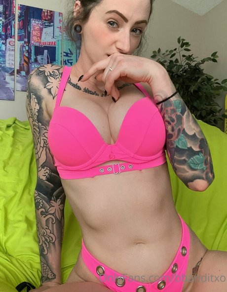 ゴスアジアンOnlyFans パーフェクト 写真