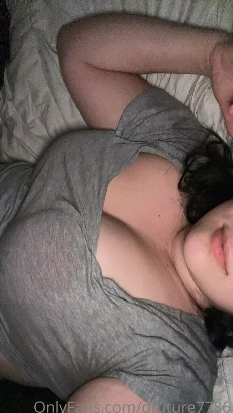 dfuture7786 独占女優 写真