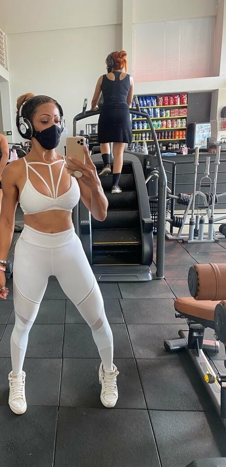 shemale 23cm モデル 写真