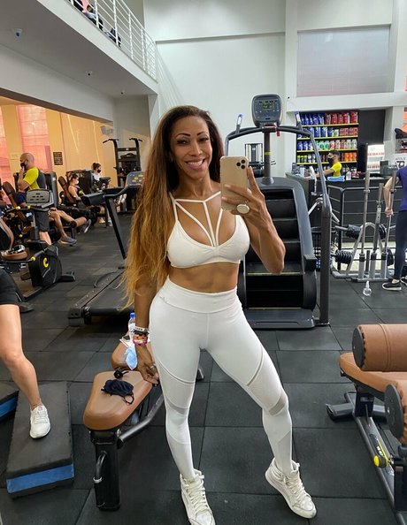 shemale 23cm ヌードモデル 画像