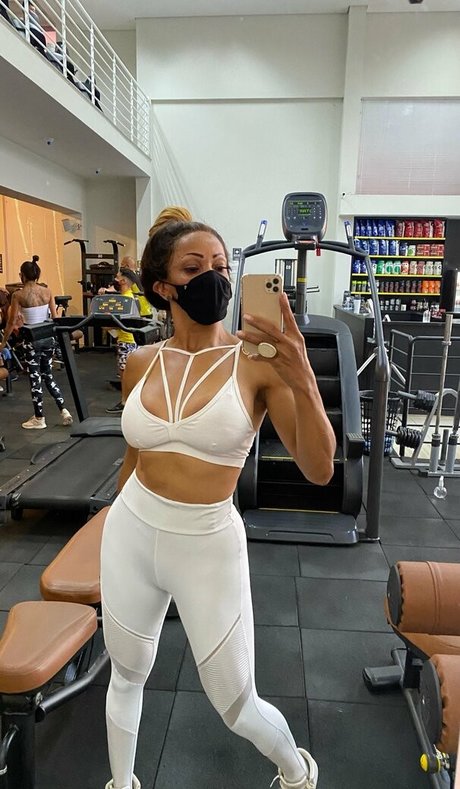 shemale 23cm 裸の女優 ギャラリー