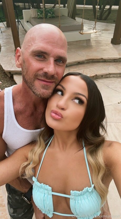 かわいい巨乳OnlyFans アート裸 写真