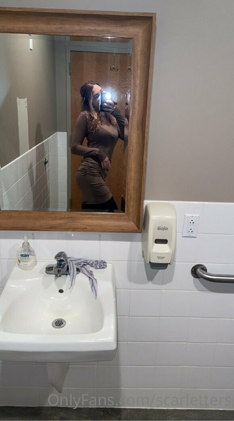 scarletters ヌード女優 写真