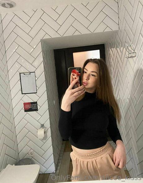 alicee kisss top profile image