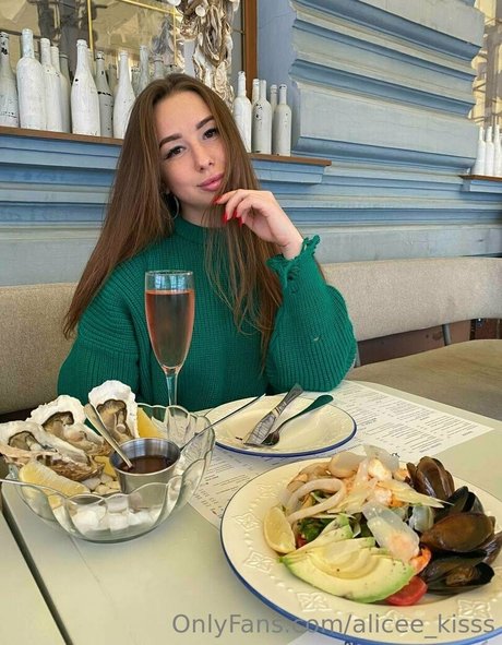 alicee kisss 美しいモデル 写真