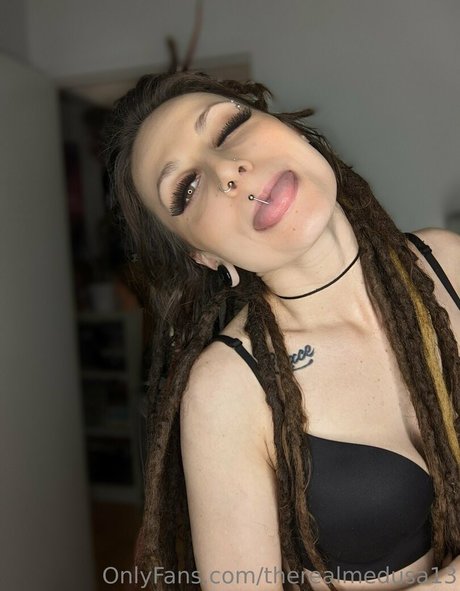 シシーオンリーファンズ ホットポルノ 写真