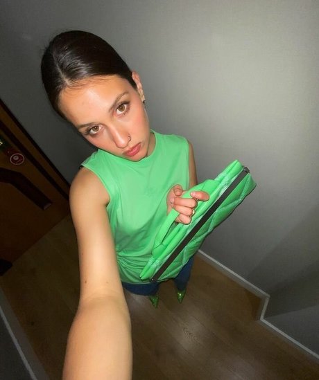 大きなお尻のマンコOnlyFans アート裸 画像