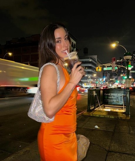 paulagonu 裸のモデル 画像