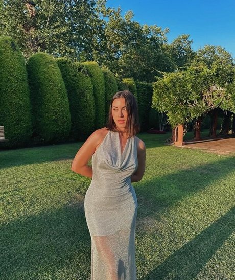 paulagonu トップスター 写真