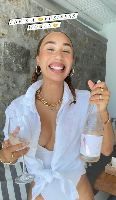 Eva Marisol Gutowski 完璧なスター ギャラリー