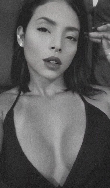 Juju Bellini ポルノスター xxx 写真