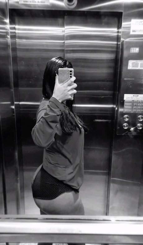 Juju Bellini ポルノモデル ギャラリー