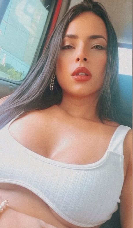 若い熟女OnlyFans 美しい 画像