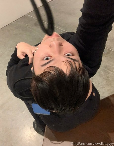 lewdkittyyyy セックス女優 画像