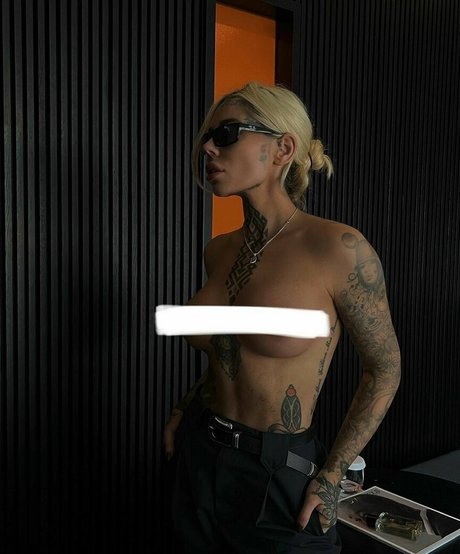 熟女ディルドOnlyFans アート裸 画像