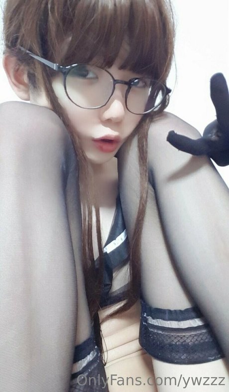 ywzzz アダルトモデル 写真