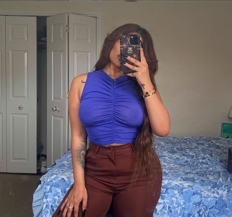 Priya Yasmin X ポルノスター 画像