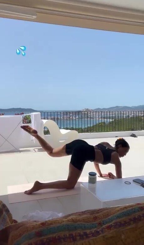 Shirin Olivia アダルトスター 画像