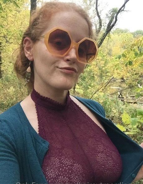 かわいい赤毛のOnlyFans セクシー裸 写真