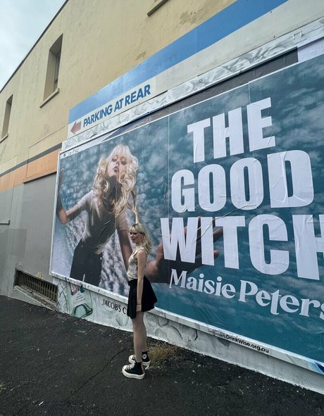 細身の巨乳OnlyFans アート裸 画像