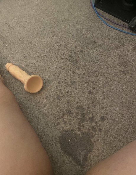 ルビーオンリーファン ホットヌード 画像