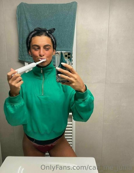 call me juliia エロティックなスター ギャラリー