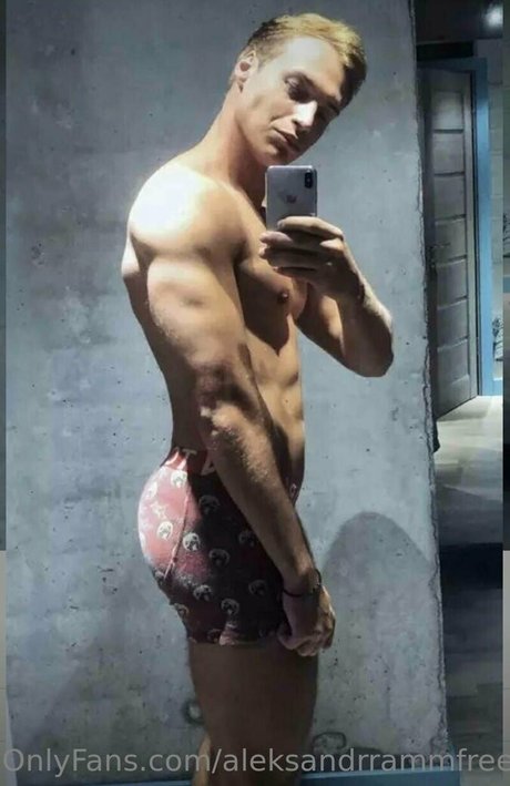 コメディアンのOnlyFans xxx 写真