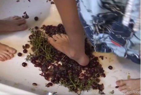 ladsfeetfree 裸モデル 写真