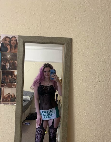 エモオンリーファン 裸 写真