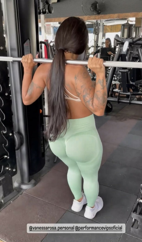 Aline Carvalho トップポルノスター 画像